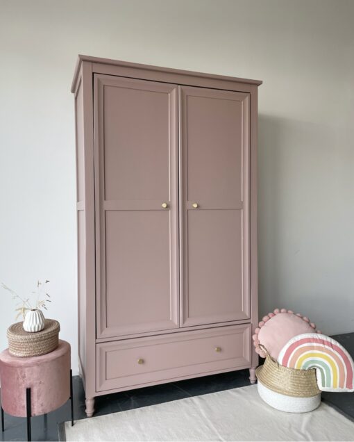 Demontabele vintage meidenkast in de kleur Old Pink en messing knoppen - Afbeelding 2